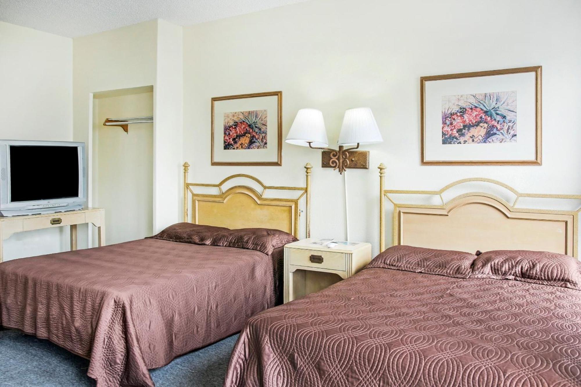 Oyo Historic Cameron Hotel Brownsville I-69E Εξωτερικό φωτογραφία