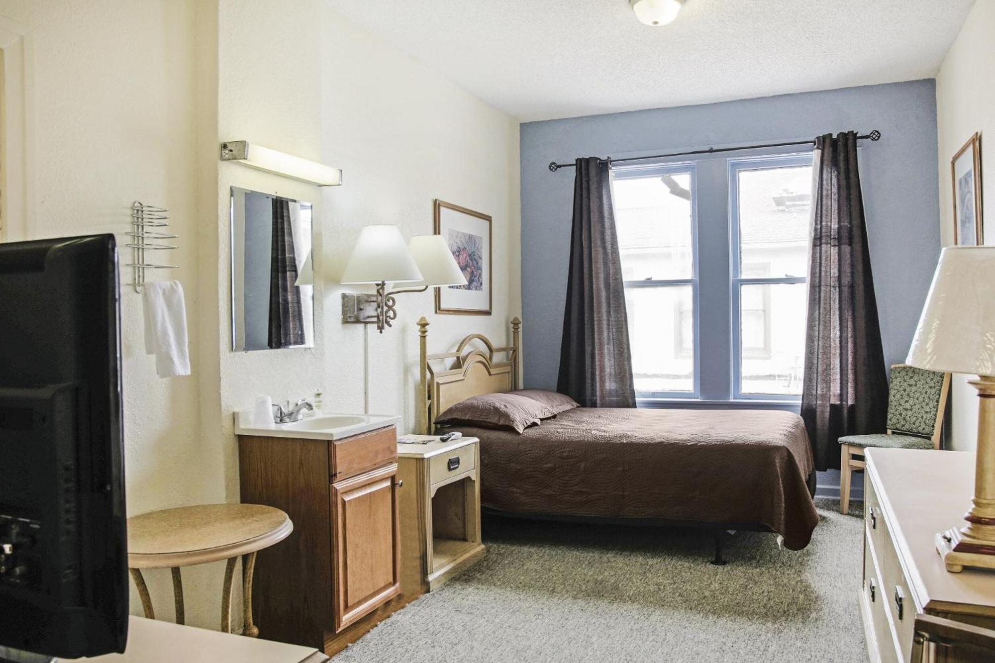 Oyo Historic Cameron Hotel Brownsville I-69E Εξωτερικό φωτογραφία