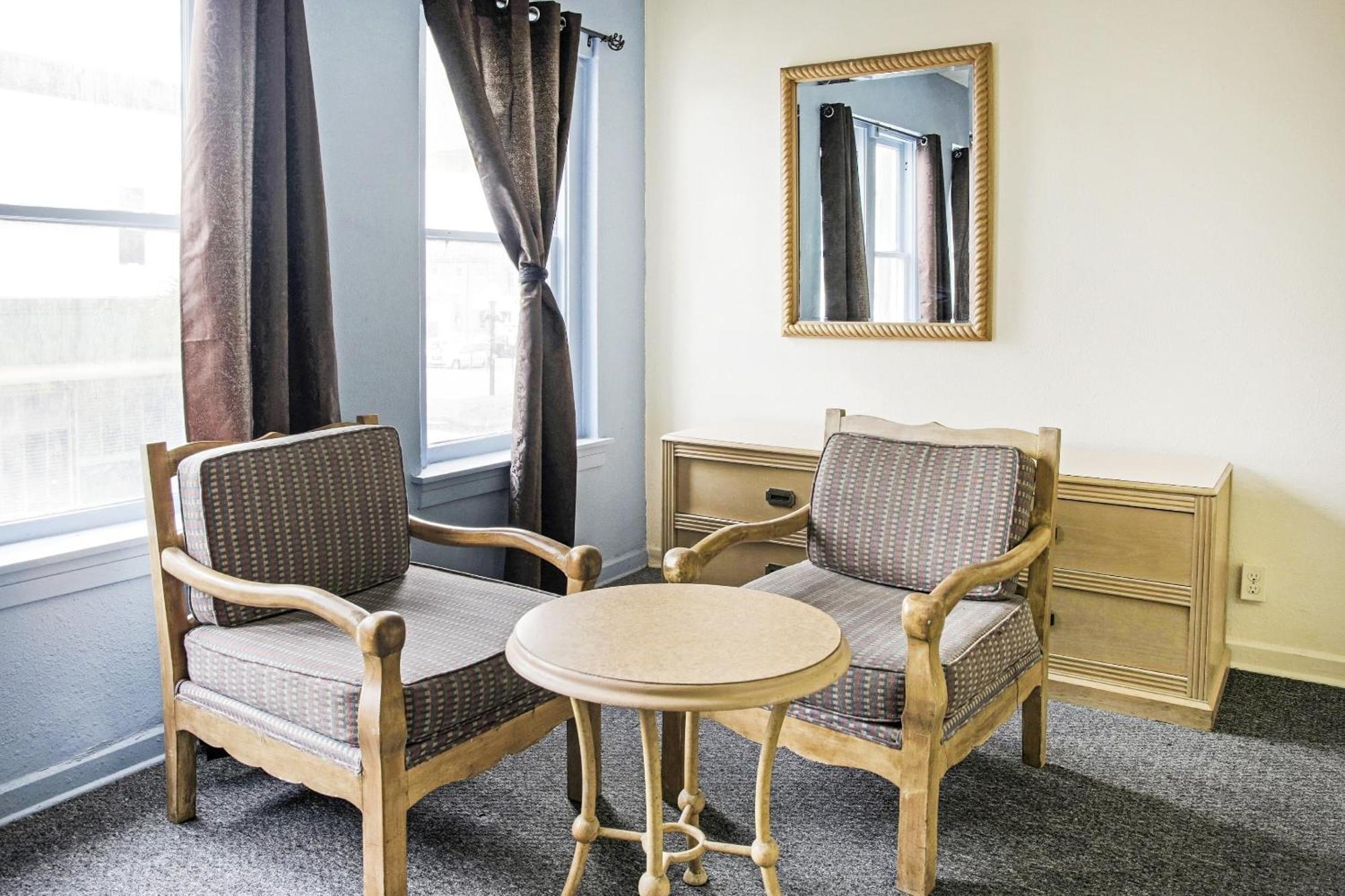 Oyo Historic Cameron Hotel Brownsville I-69E Εξωτερικό φωτογραφία