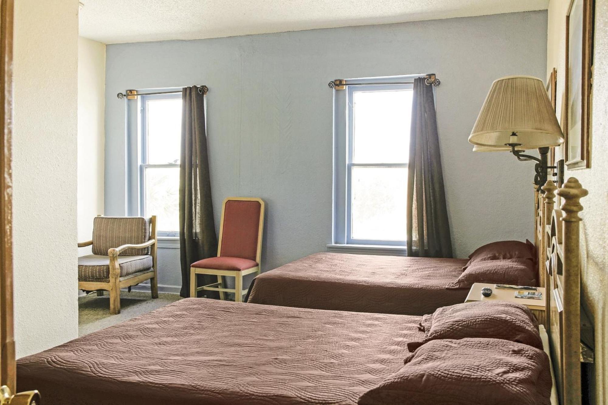 Oyo Historic Cameron Hotel Brownsville I-69E Εξωτερικό φωτογραφία